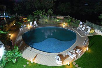 Sapphire Hotel Lonavala Esterno foto